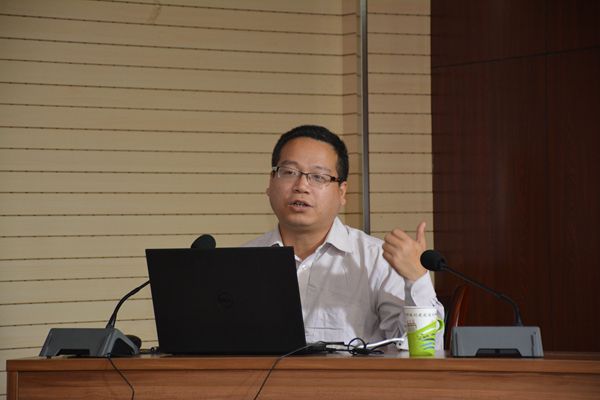 2、衛(wèi)科長的精彩演講.jpg