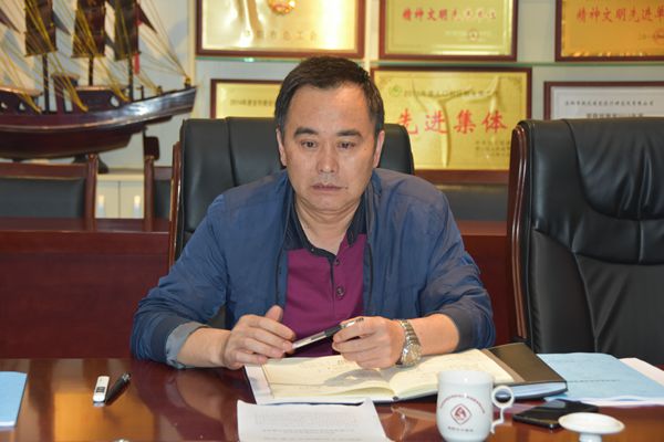 3.公司總經(jīng)理助理、交通市政設(shè)計院院長、工程總承包事業(yè)部總經(jīng)理楊文正主持會議.jpg