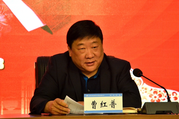 1、董事長兼總經(jīng)理曹紅普在簽約儀式上指出：2019年我們的目標(biāo)更高遠(yuǎn)，道路更寬廣，希望更無限。 (2).jpg